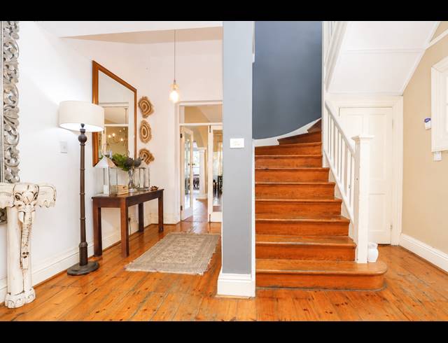 4 BEDROOM FREEHOLD FOR SALE IN ESSENWOOD